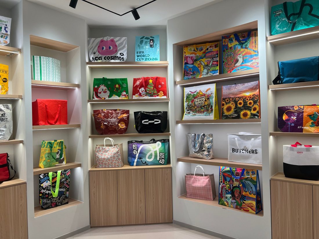 Showroom corner displays