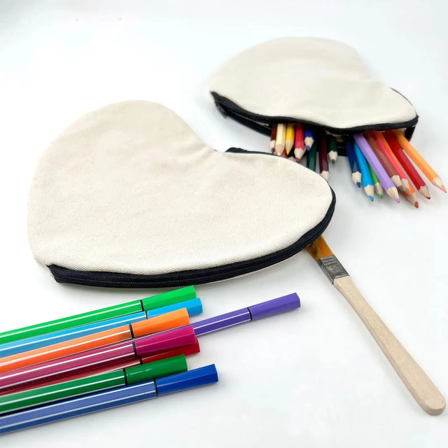Custom Logo Multipurpose Pen Coin Bag Travel Toiletry Makeup Pouches Heart-shaped Cotton Canvas Cosmetic Bags with Zippers
