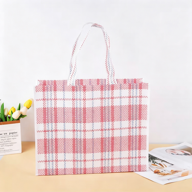 Custom Pattern Laminated PP Woven Plaid Print Reusable Shoulder Tote Bag Lightweight Washable for Market Boutique Retail Supply